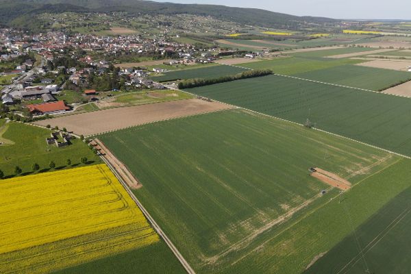 Luftbildaufnahme von mehreren Feldern