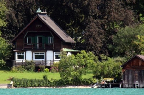 Blick auf die Villa Ried in Sankt Gilgen am Wolfgangsee