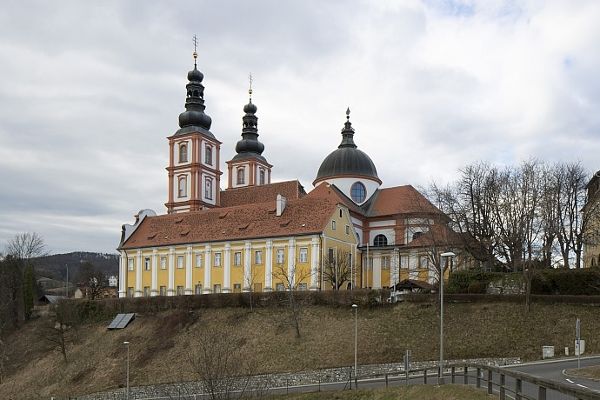 Blick aufdie Anlage der barocken Basilika Mariatrost in Graz