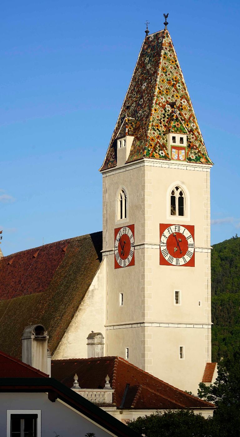 Turmdach der Pfarrkirche St. Mautitius in Spitz an der Donau