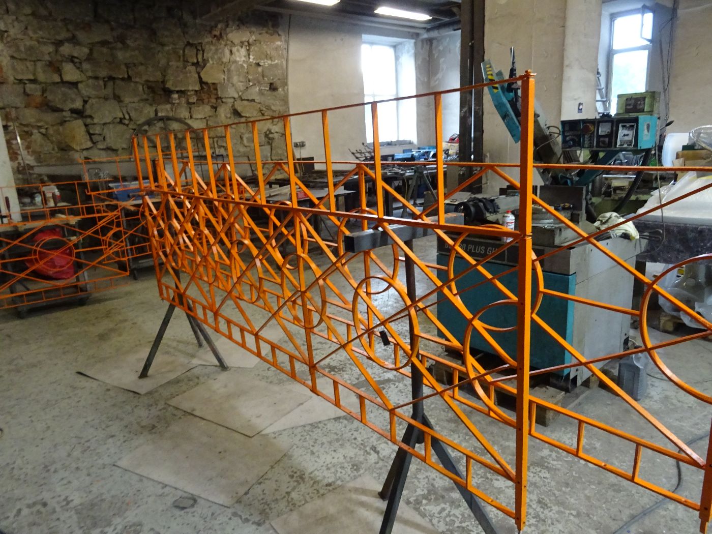 Balkongeländer Süd in Arbeit © Metallwerkstatt Reisinger