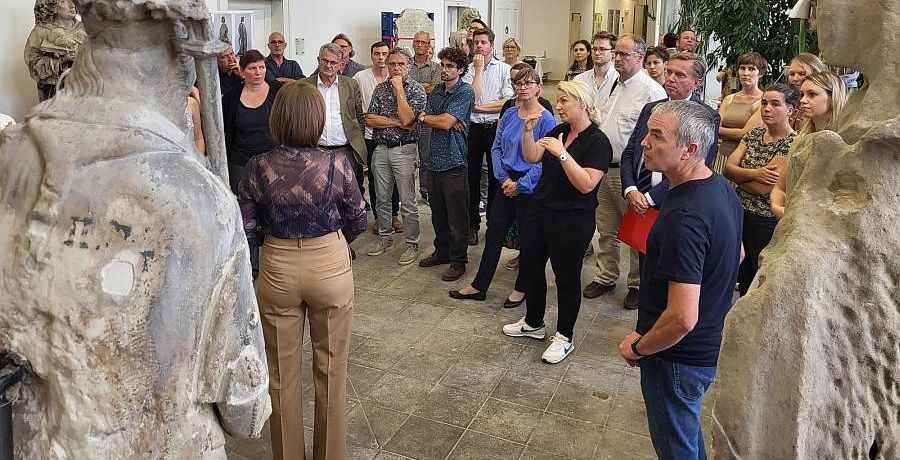 Fachgespräch in den Restaurierwerkstätten des Bundesdenkmalamtes: Und sie stehen noch. Zum Umgang mit mittelalterlicher Bauplastik