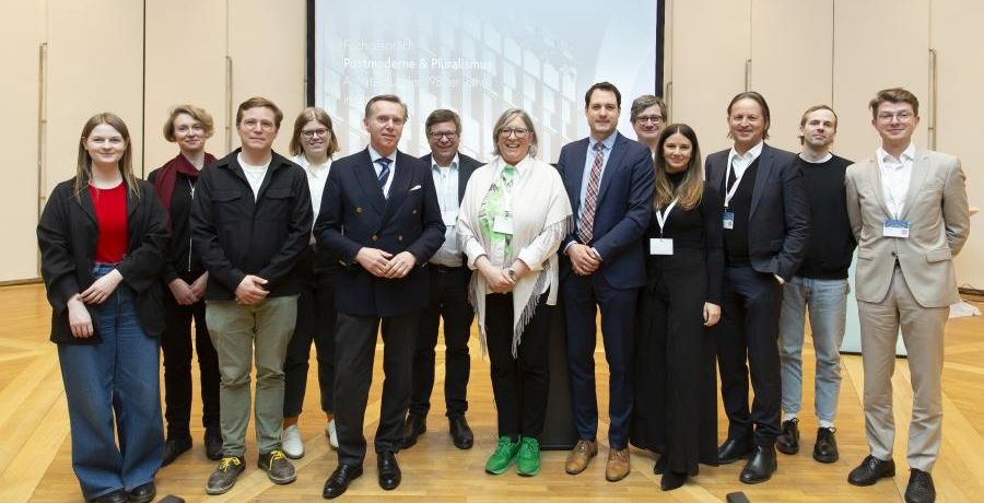 Gruppenfoto des Fachgesprächs "Postmoderne & Pluralismus"