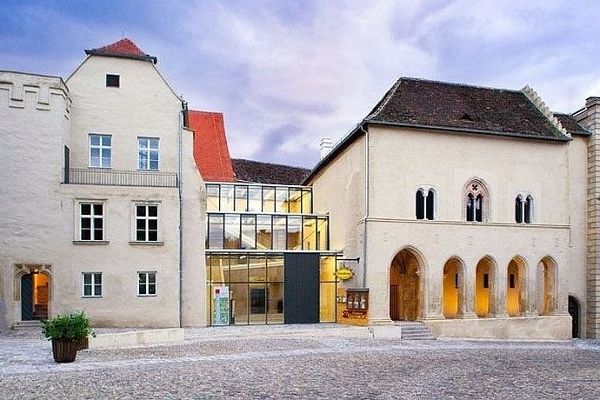 Außenansicht der Gozzoburg in Krems an der Donau (Niederösterreich)