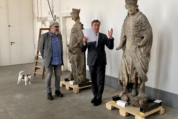 Hans Nimmrichter und Christoph Bazil in der Steinhalle im Arsenal