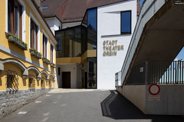 Der neu errichtete Zubau beim Stadttheater Grein in der Rathausgasse