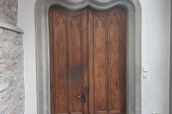 Vorarlberger Landesbibliothek in Bregenz, historische Tür am Babenwohlschlösschen