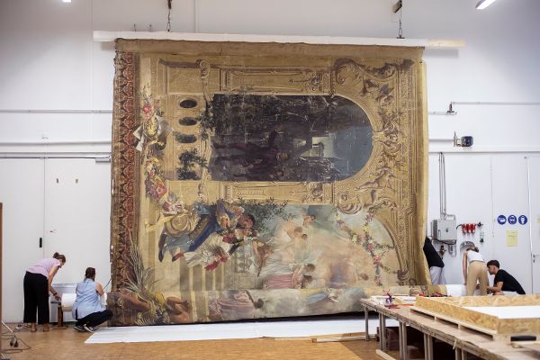 Restaurierung des Mozartvorhanges in den Werkstätten des Bundesdenkmalamtes im Wiener Arsenal