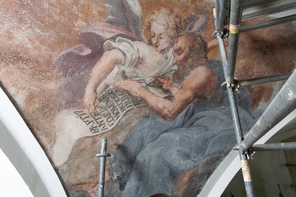 Freilegung der Fresken im Chorraum in der Alserkirche, 1080 Wien