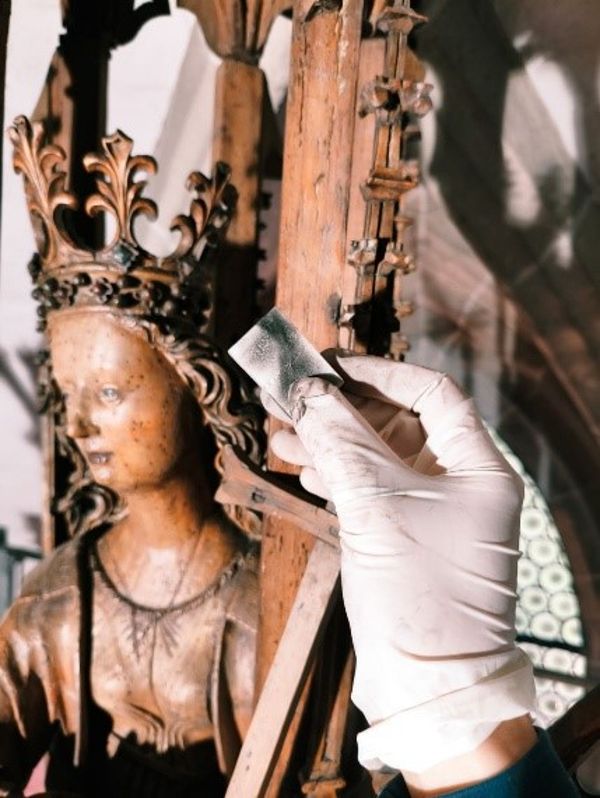 Restaurierung des Kefermarkter Flügelaltars, Reinigung des Gesprenges