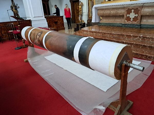 ein Bild auf einergroßen Rolle