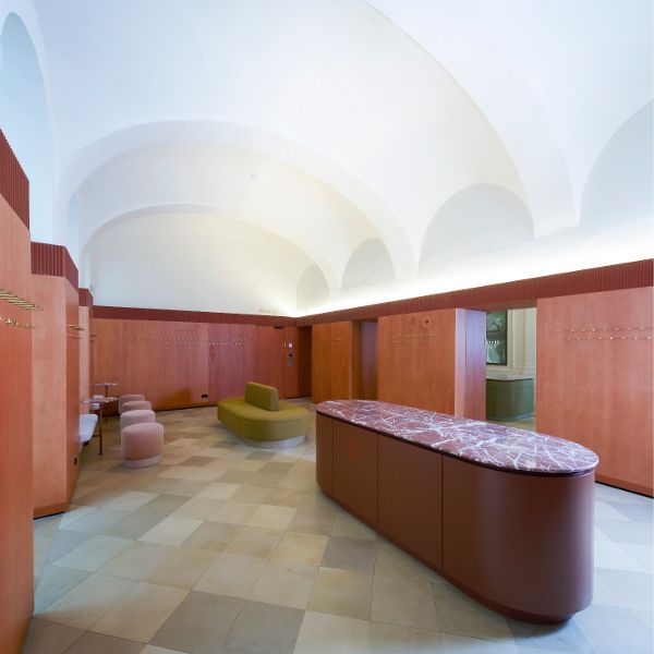 Der Wiener Stadttempel nach Restaurierung. Das neu gestaltete Foyer verstärkt die kommunikativen Funktionen der Gemeinde.