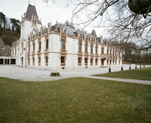 Außenansicht von Schloss Hernstein