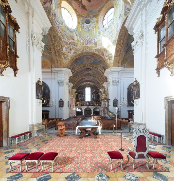 Blick in den Altarraum der Basilika Mariatrost