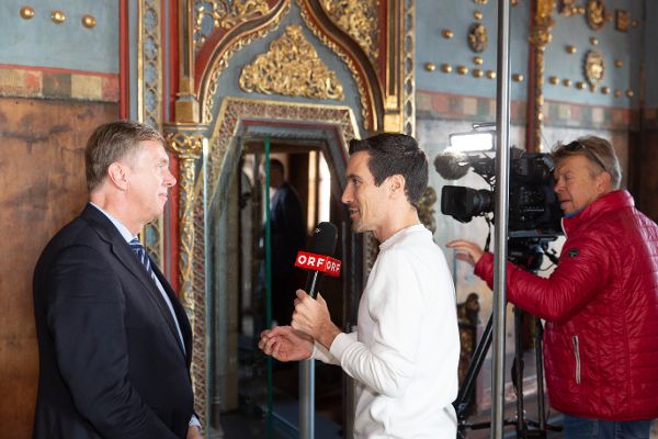 Präsident Christoph Bazil im Gespräch mit ORF-Redakteur Marius Holzer