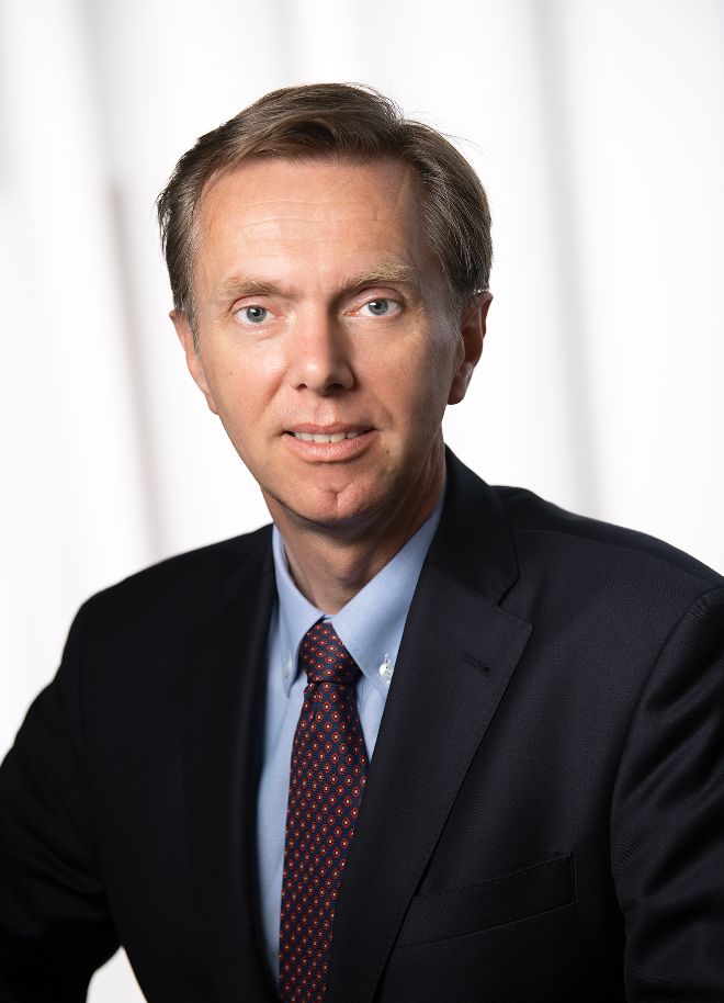 Portraitfoto des Präsidenten Christoph Bazil